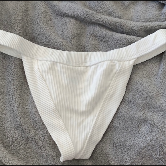 Frankies Bikinis “Cole” Bottom - Picture 4 of 5